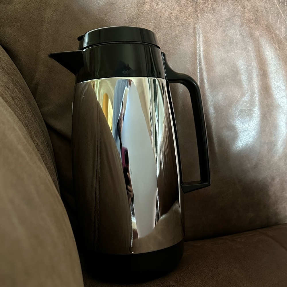 NWOT UPDATE BRAND 1.6 Liter Stainless Steel Thermal Server Carafe